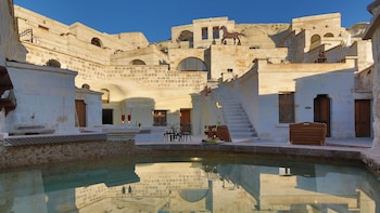 phocas cave suites special class