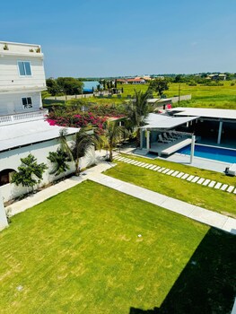 Sunset Village Apartments Bagamoyo,,3 star