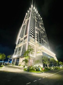 halong seaside retreat