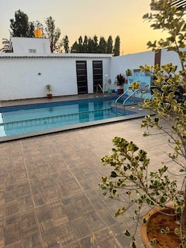 Staylo Paradise Villa,,3 star