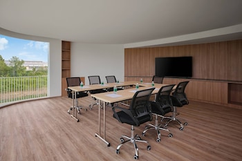phetara hotel mahachai by pcl
