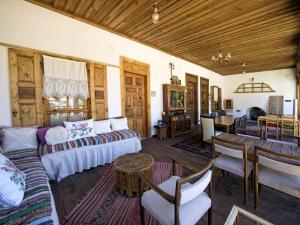 birgi hotel saliha hanim tas konak