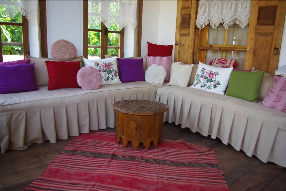 birgi hotel saliha hanim tas konak