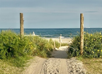 the breeze beachfront resort