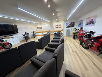 motorcycle inn