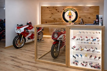 Motorcycle Inn,,2 star