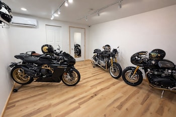motorcycle inn