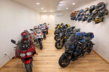 motorcycle inn