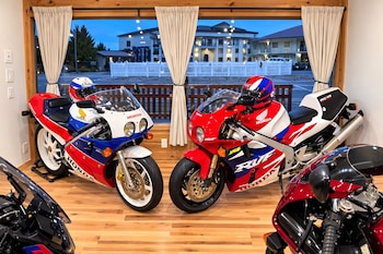 motorcycle inn