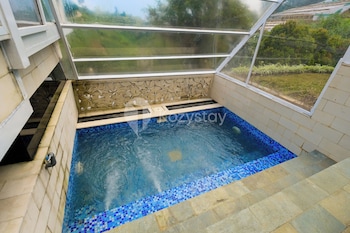 griya keraton villa by kozystay dago