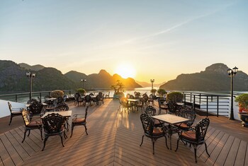 diana cruises halong bay luxury by venus group