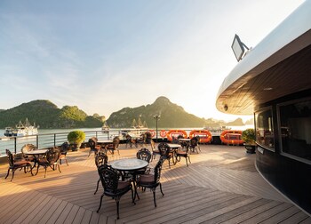 diana cruises halong bay luxury by venus group