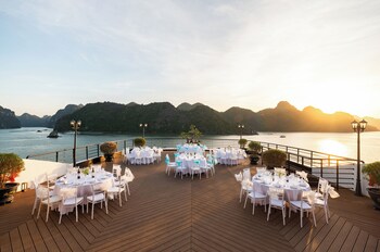 diana cruises halong bay luxury by venus group