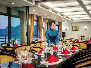 diana cruises halong bay luxury by venus group