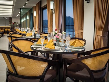 diana cruises halong bay luxury by venus group