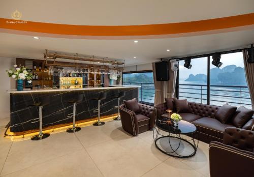 diana cruises halong bay luxury by venus group