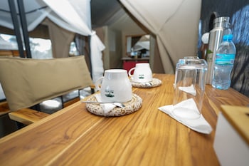 malaika mara river migration camp