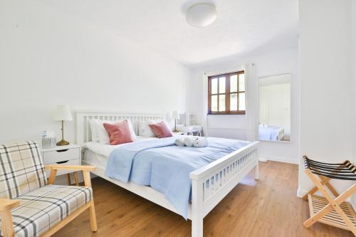 homely 5 bed house 15 mins to cardiff city