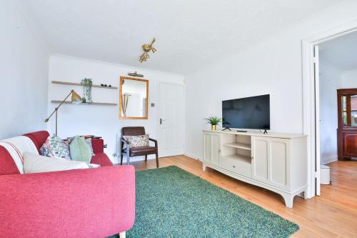 homely 5 bed house 15 mins to cardiff city