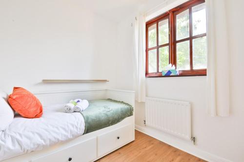 homely 5 bed house 15 mins to cardiff city
