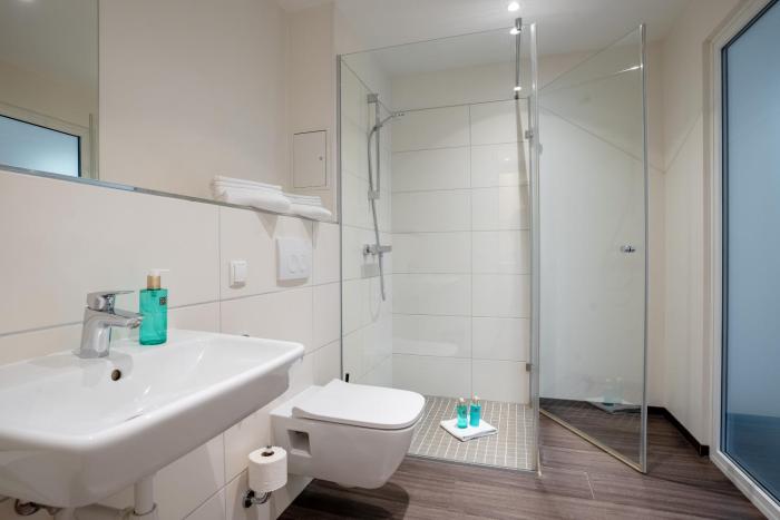 we rooms shortstay