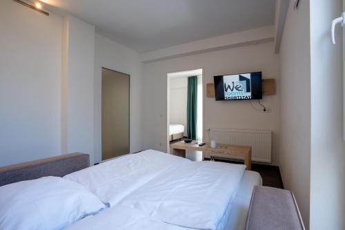 we rooms shortstay