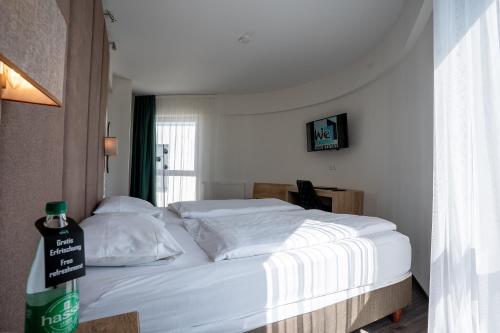 we rooms shortstay