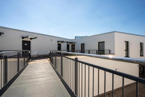 we rooms shortstay