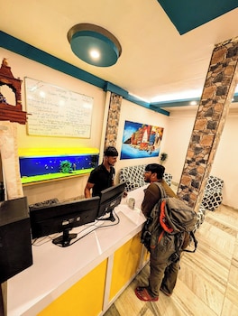 hidden monkey hostel chet singh ghat