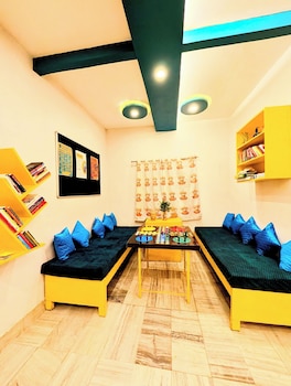 hidden monkey hostel chet singh ghat