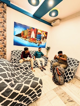 hidden monkey hostel chet singh ghat