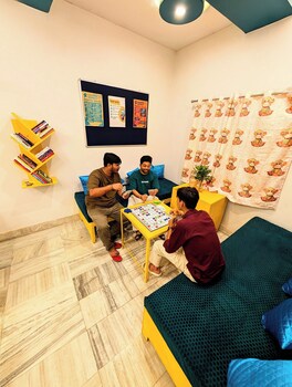 hidden monkey hostel chet singh ghat