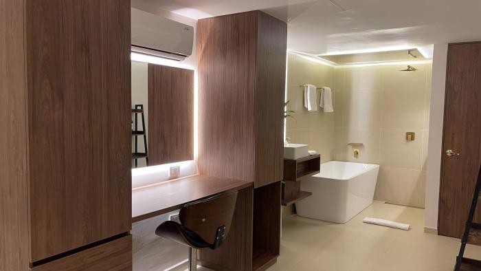 one apartments provenza