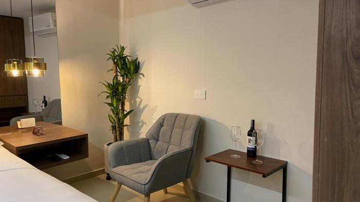 one apartments provenza