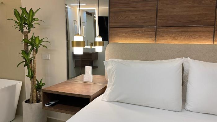 one apartments provenza