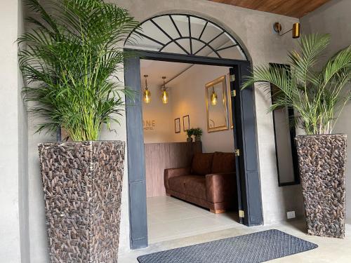 one apartments provenza