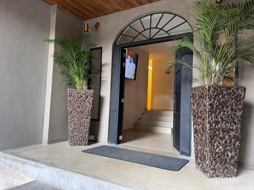 one apartments provenza