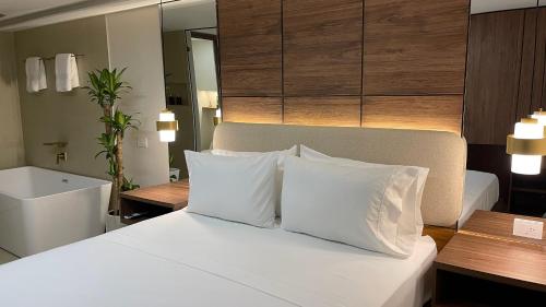 one apartments provenza