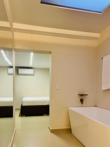 one apartments provenza