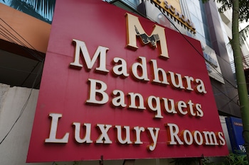 madhura luxury hotel gachibowli near hitech city
