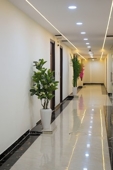 madhura luxury hotel gachibowli near hitech city
