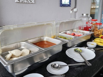 madhura luxury hotel gachibowli near hitech city