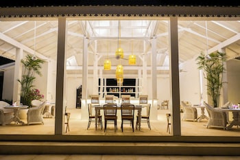 ria uluwatu tropical chic hotel