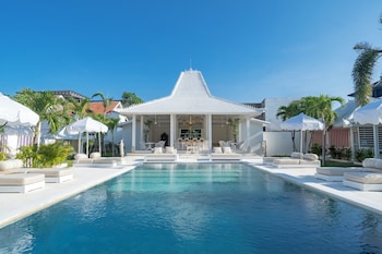 ria uluwatu tropical chic hotel