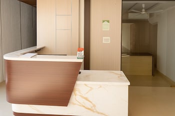 hotel manglam inn near ccs international airport