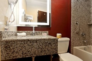 red roof inn and suites monterey
