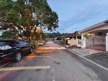 Taman Desa Kulai,,3 star