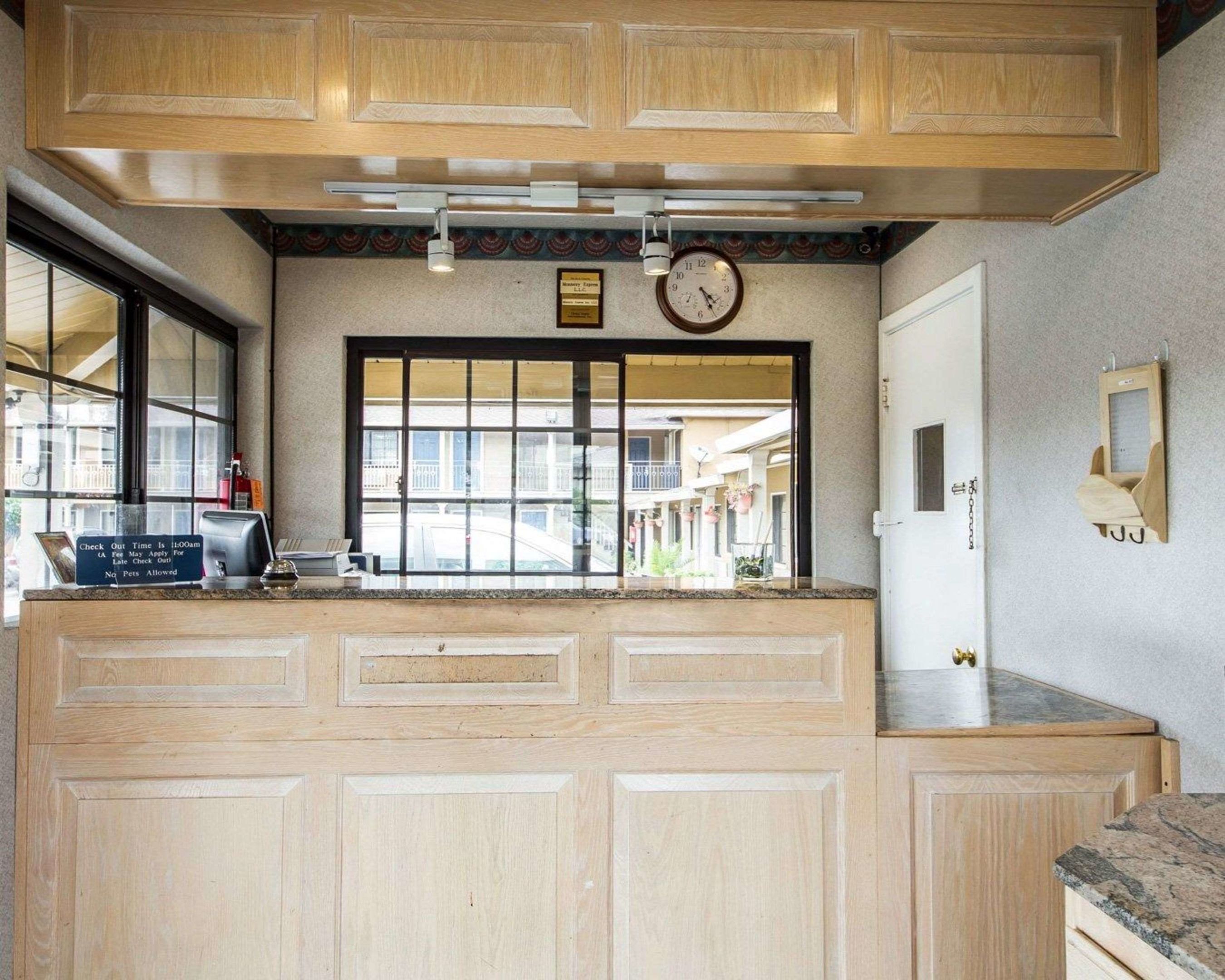 rodeway inn monterey near fairgrounds