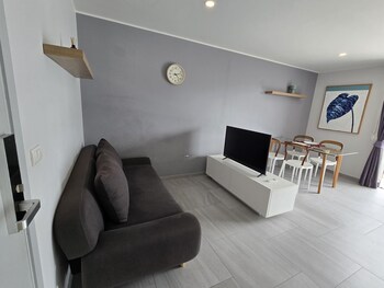 Skyline Serenity  1Bed T2-721,,3 star