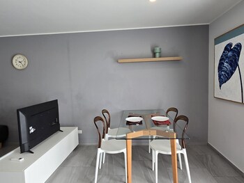 Skyline Serenity  1Bed T2-721,,3 star
